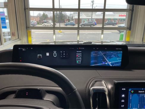 Used 2025 Ford Expedition Tremor AWD/4WD image 27