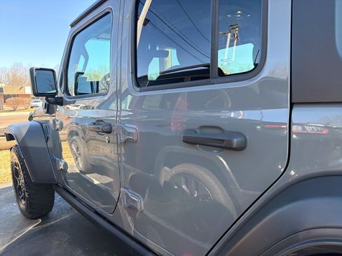 Certified 2023 Jeep Wrangler Unlimited w/ Cold Weather Group AWD/4WD image 11