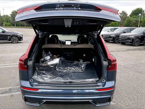 New 2026 Volvo XC60 T8 Plus w/ Protection Package Premier AWD/4WD image 4