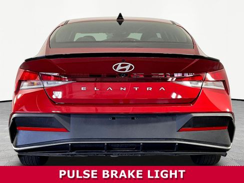 Used 2025 Hyundai Elantra Sport FWD image 5
