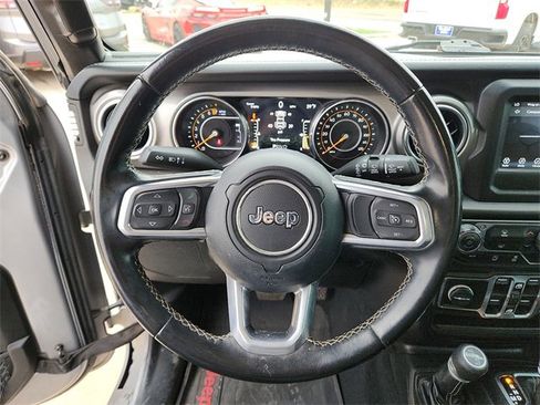 Used 2020 Jeep Wrangler Unlimited Sahara image 18