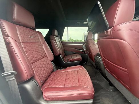 Certified 2026 Cadillac Escalade Sport w/ LPO, ONYX Package AWD/4WD image 34