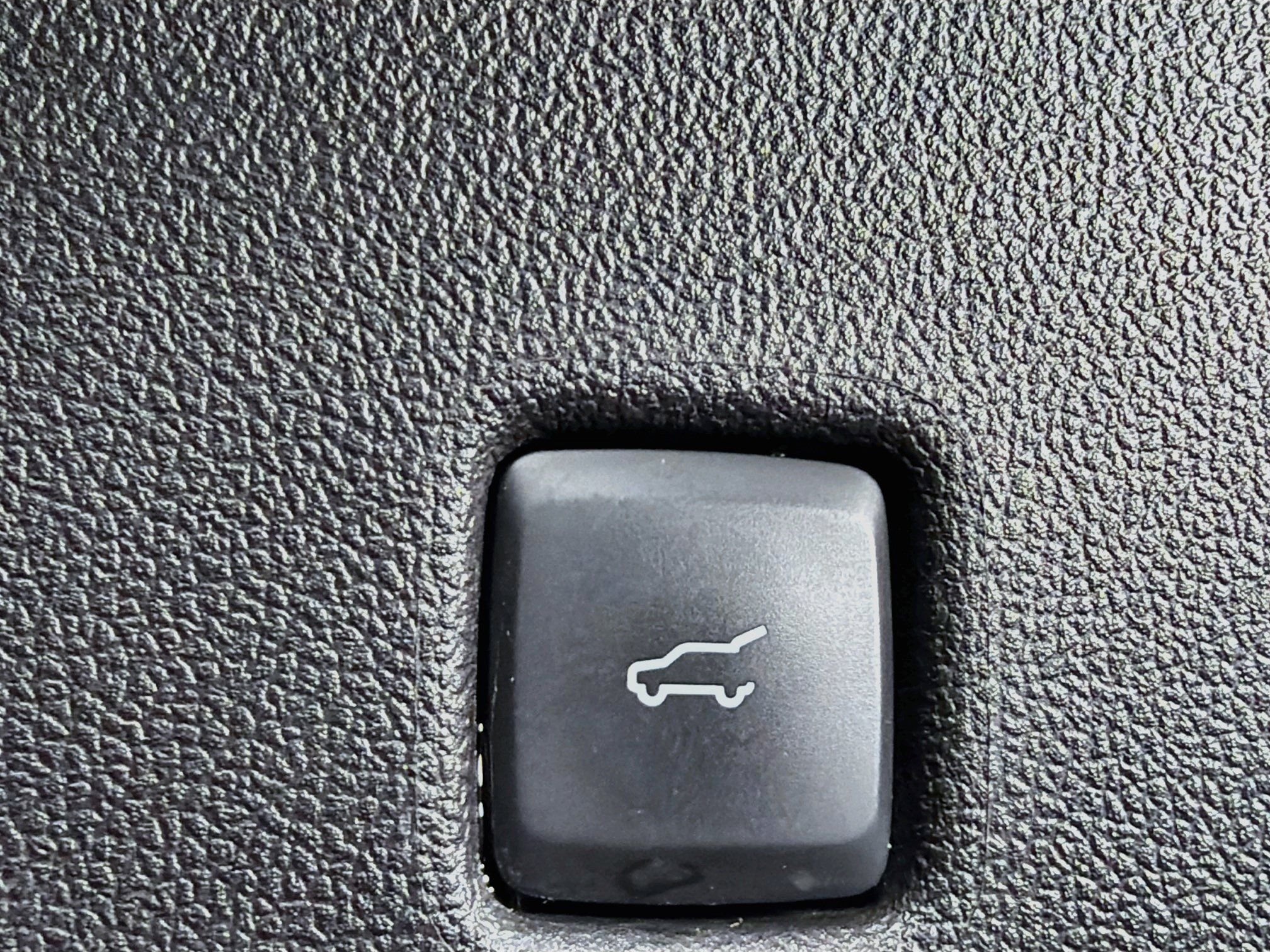 Used 2025 Ford Escape Platinum AWD/4WD image 29