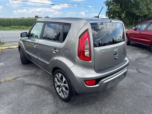 Used 2013 Kia Soul ! FWD image 4