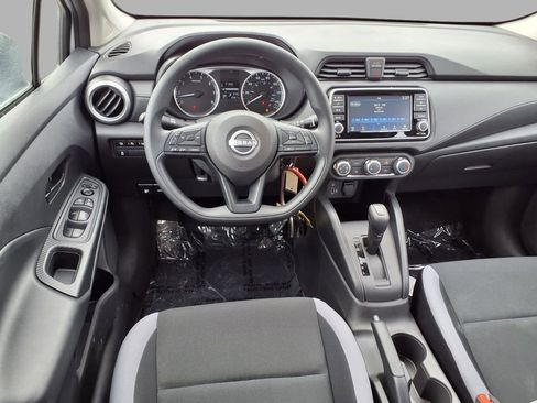 Used 2025 Nissan Versa S w/ Trunk Package image 4