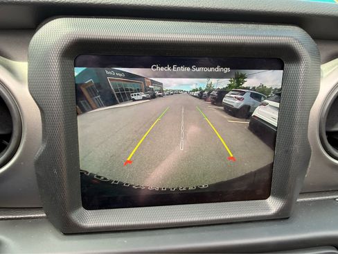Used 2023 Jeep Wrangler Unlimited w/ Sun & Screen Package AWD/4WD image 22
