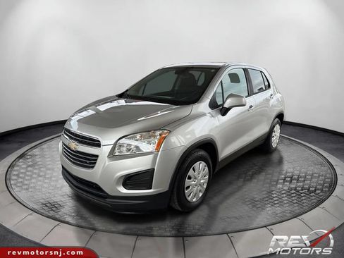 Used 2016 Chevrolet Trax LS FWD image 1