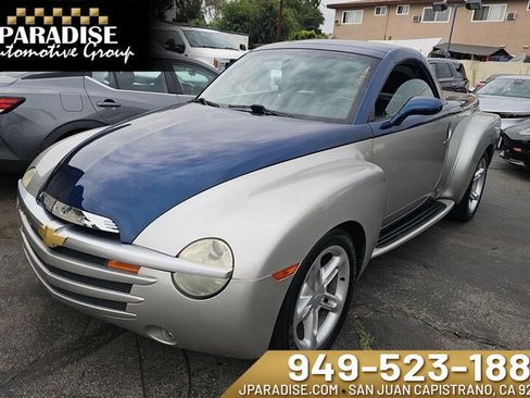 Used 2005 Chevrolet SSR w/ Preferred Equipment Group RWD image 1