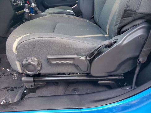 Used 2024 Jeep Wrangler Sport S image 10