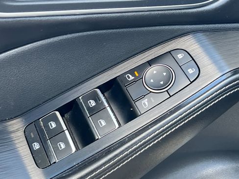 Used 2021 Nissan Rogue Platinum image 14