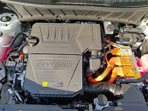 Certified 2025 Kia Niro EX Touring image 26