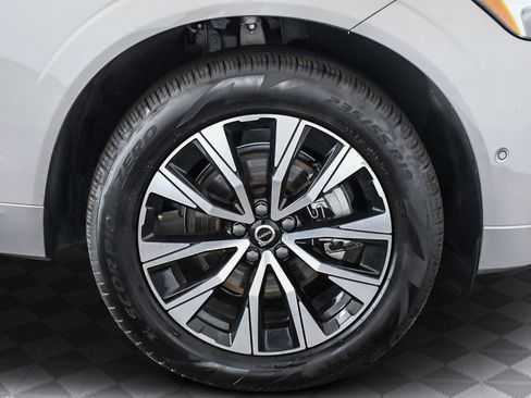 Used 2025 Volvo XC60 B5 Plus image 30