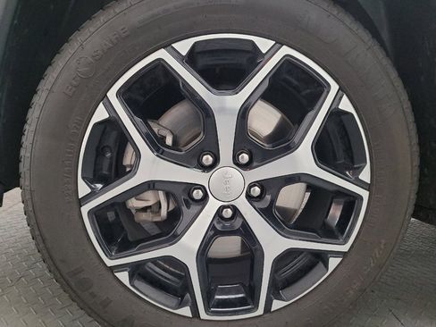 Used 2024 Jeep Compass Latitude image 31