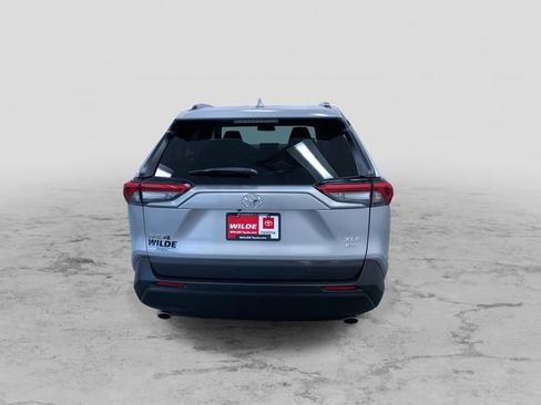 Used 2025 Toyota RAV4 XLE w/ Convenience Package image 9