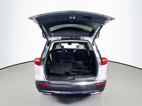 Used 2021 Buick Enclave Essence w/ Sound and Sites Package image 28