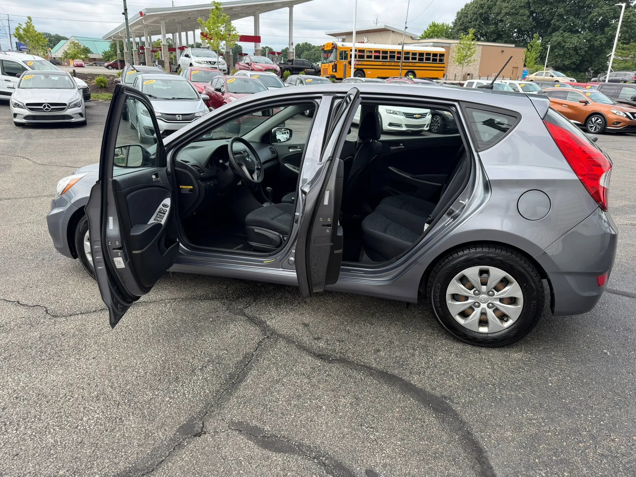 Used 2017 Hyundai Accent SE FWD image 15