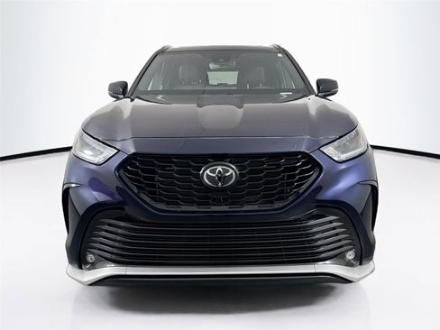 Certified 2025 Toyota Highlander XSE AWD/4WD image 9