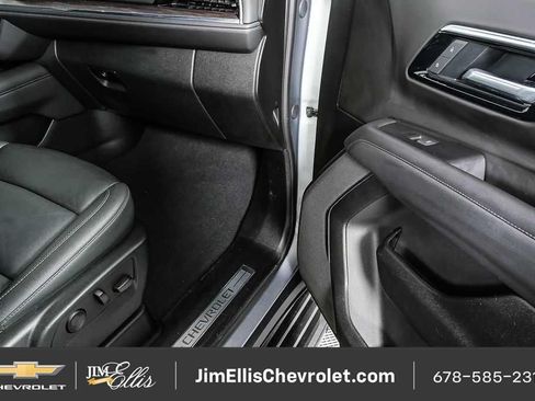 Certified 2025 Chevrolet Tahoe LT RWD image 24
