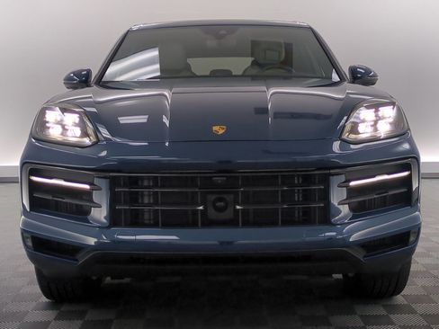 Certified 2025 Porsche Cayenne AWD/4WD image 6