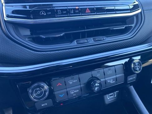 New 2026 Jeep Compass Latitude image 41