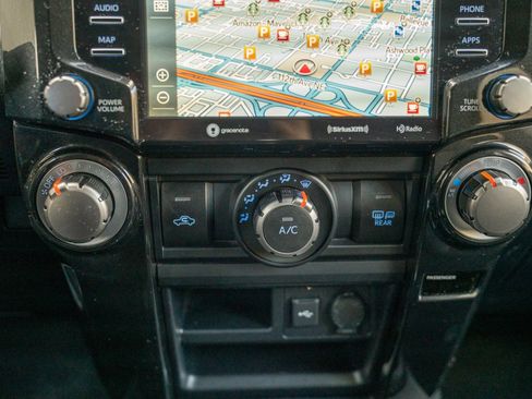 Used 2022 Toyota 4Runner TRD Off-Road Premium image 18