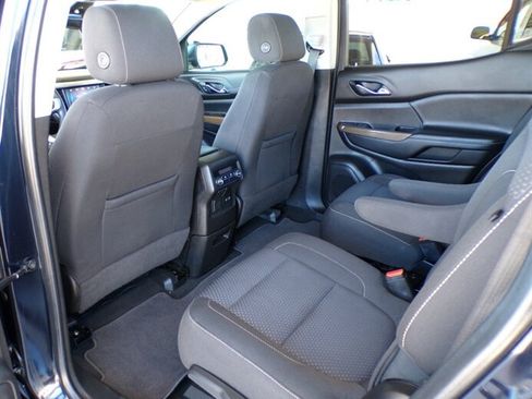 Used 2021 GMC Acadia SLE w/ Driver Convenience Package FWD image 15