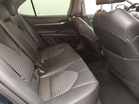 Used 2020 Toyota Camry SE image 19