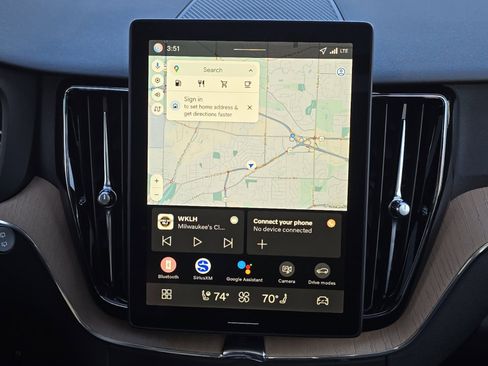 New 2026 Volvo XC60 B5 Plus w/ Climate Package image 14