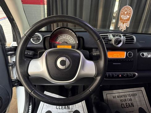 Used 2013 smart fortwo pure image 12