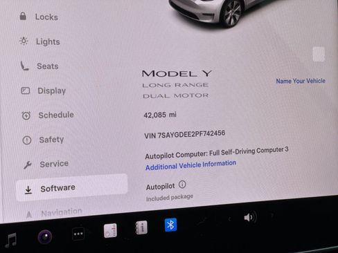 Used 2023 Tesla Model Y Long Range AWD/4WD image 27