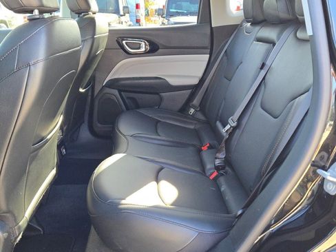 Used 2022 Jeep Compass Limited image 17