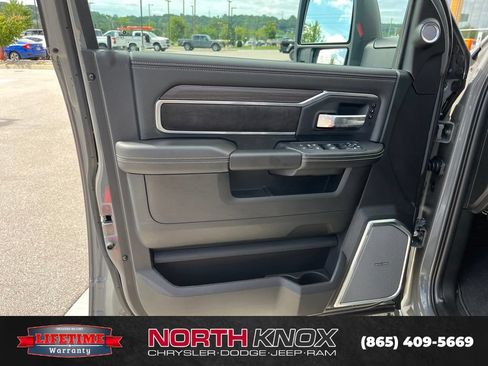 New 2026 RAM 2500 Laramie AWD/4WD image 4