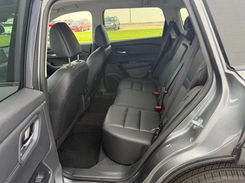 Used 2026 Nissan Rogue SL FWD image 20