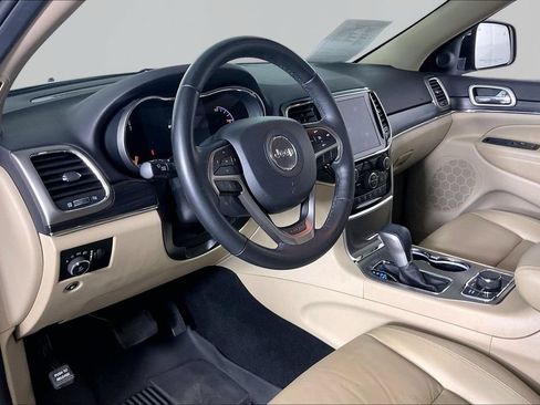 Used 2019 Jeep Grand Cherokee Limited AWD/4WD image 16