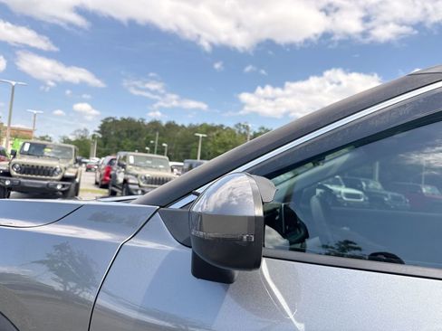 Used 2022 Nissan Rogue SV AWD/4WD image 9
