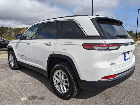 New 2026 Jeep Grand Cherokee Laredo w/ Trailer Tow Package RWD image 17