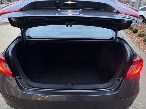 Used 2021 Honda Accord Touring image 31
