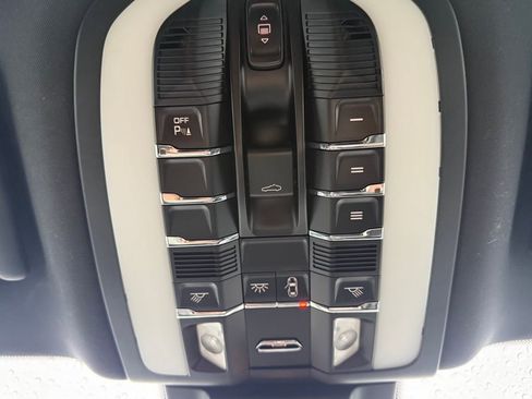 Used 2016 Porsche Macan S AWD/4WD image 17