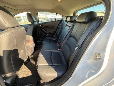 Used 2018 MAZDA MAZDA3 Touring image 14