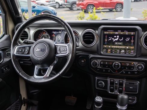 Used 2020 Jeep Gladiator Overland image 11