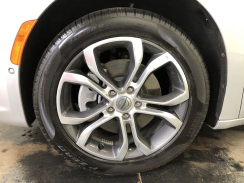Certified 2024 Chrysler Pacifica Pinnacle w/ Trailer Tow Group AWD/4WD image 31
