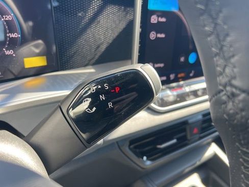 New 2026 Volkswagen Tiguan SE R-Line image 9