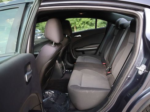 Used 2017 Dodge Charger SE w/ Popular Equipment Group image 18
