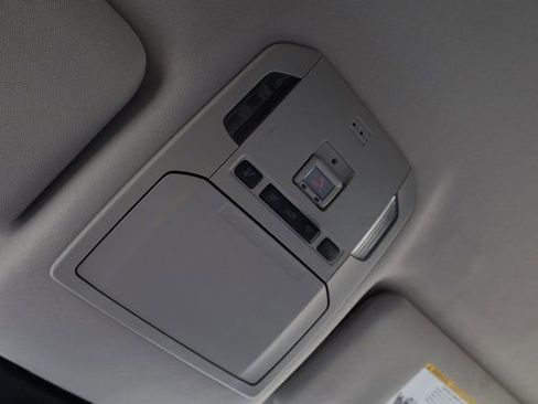 Used 2022 Toyota Highlander LE image 22