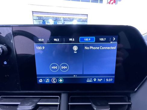 Used 2024 Chevrolet Trax LS w/ LS Convenience Package FWD image 16