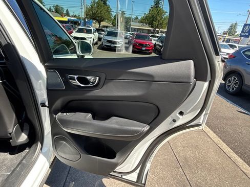 Used 2022 Volvo XC90 T8 Inscription Expression w/ Advanced Package AWD/4WD image 13