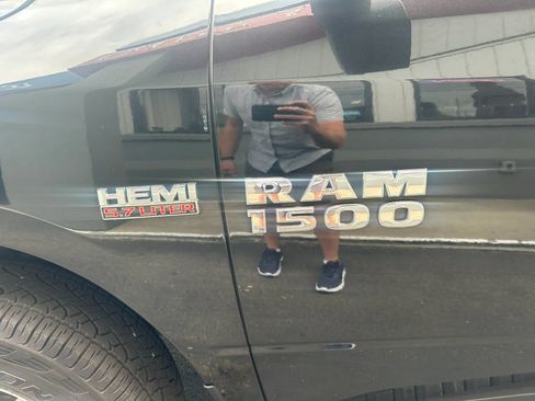 Used 2018 RAM 1500 Express AWD/4WD image 12