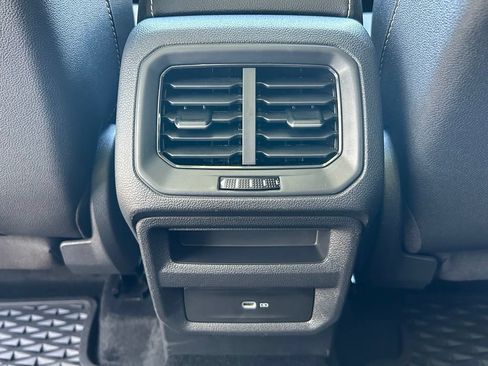 Used 2024 Volkswagen Taos SE w/ Panoramic Sunroof Package FWD image 53