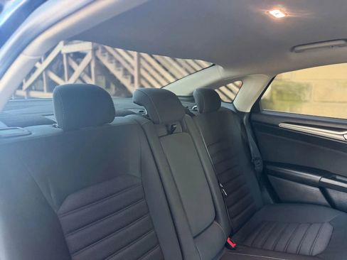 Used 2018 Ford Fusion SE w/ Fusion SE Technology Package image 24