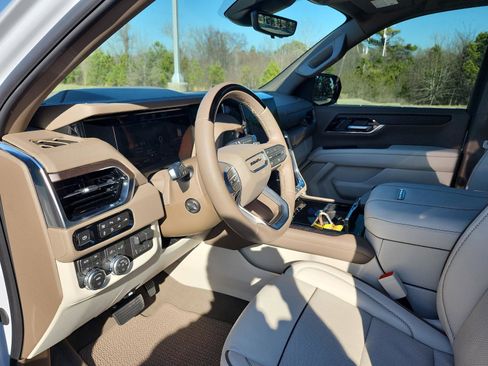 Certified 2026 GMC Yukon XL Denali w/ Denali Reserve Package image 17